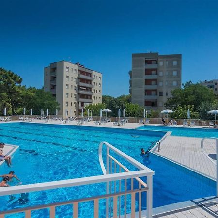 Residence Green Beverly Con Piscina Lido Adriano Εξωτερικό φωτογραφία